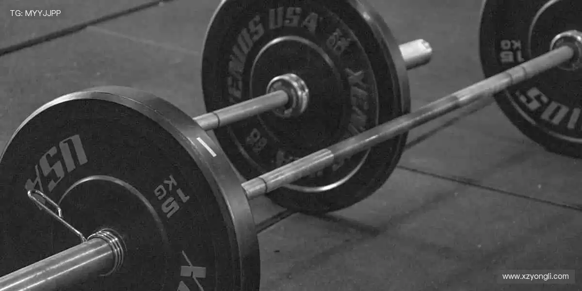 球迷的第二主场，🎯 从球星同款到限量周边，一网打尽你的热爱！